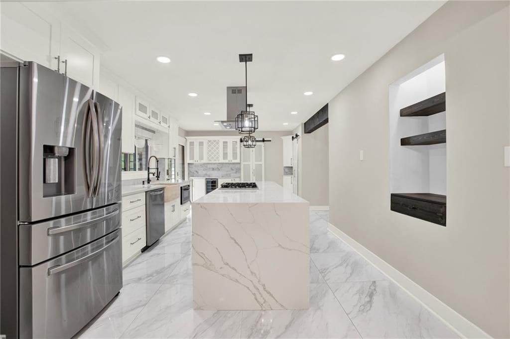 Building Photo - 3270 Brookview Dr