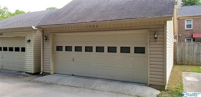 Building Photo - Gorgeous Updated 2BR 3BA Town house