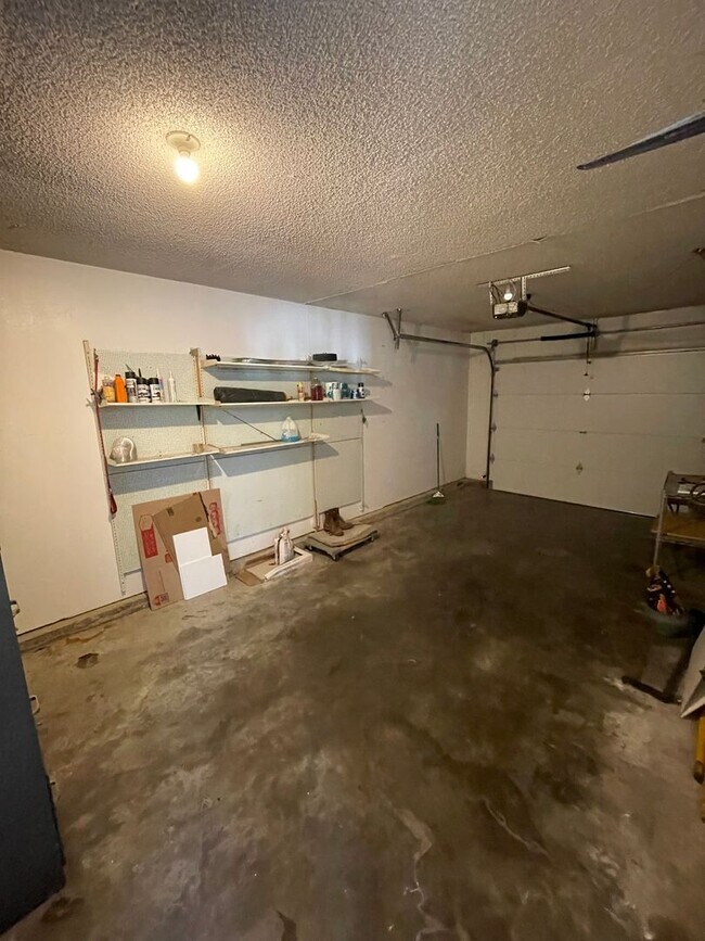 Building Photo - 618 Wilson St