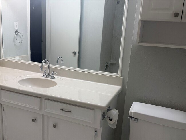 Building Photo - 11107 Sageking Dr