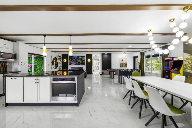 Building Photo - 10366 NW 15th St