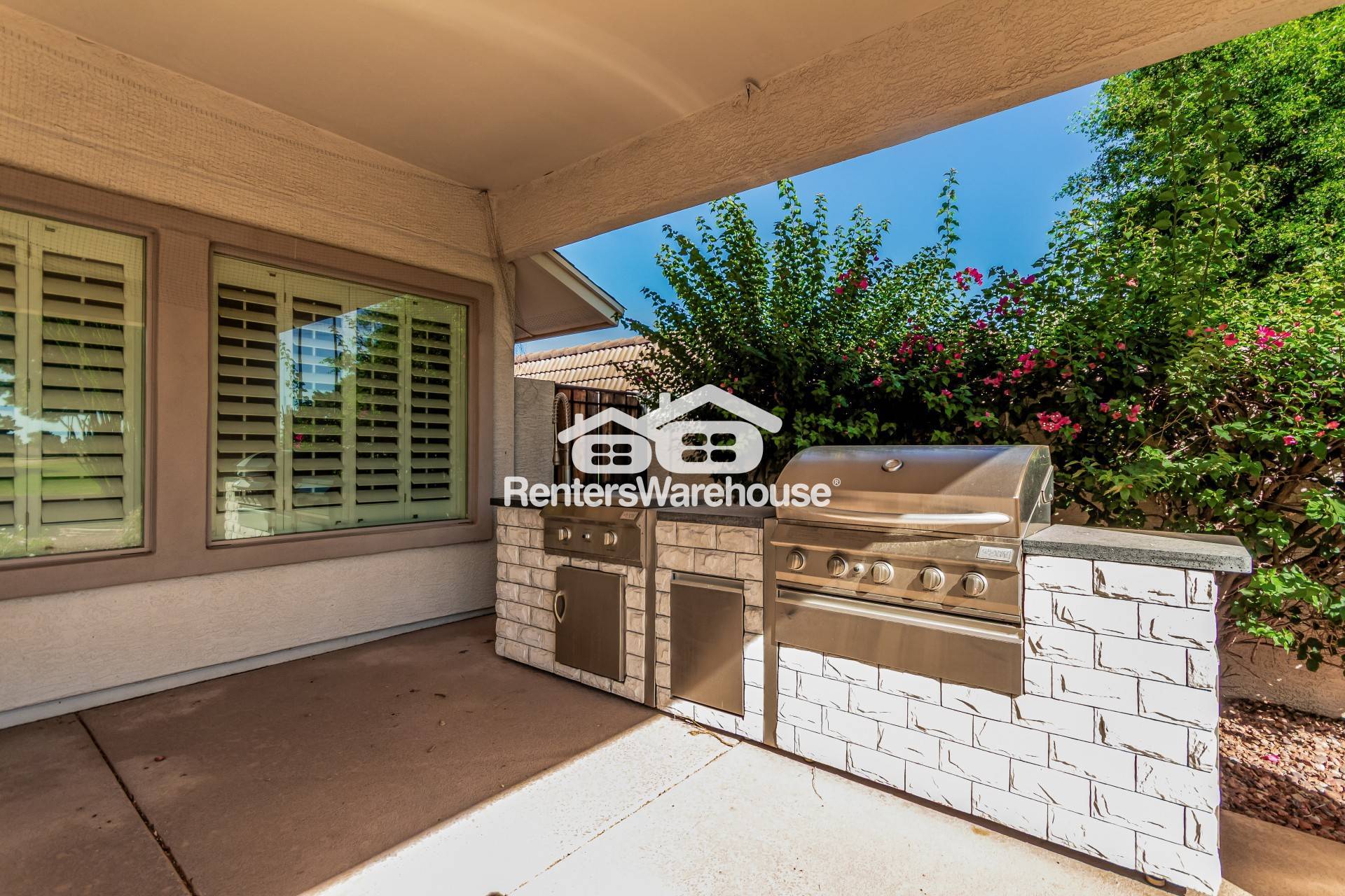 Building Photo - 16030 N Nicklaus Ln