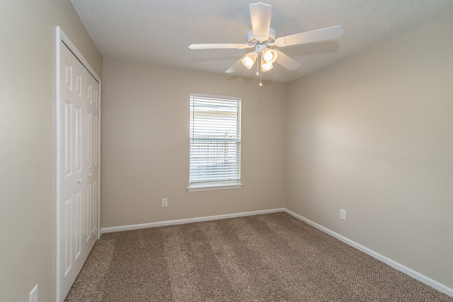 Building Photo - 1125 Buccaneer Blvd