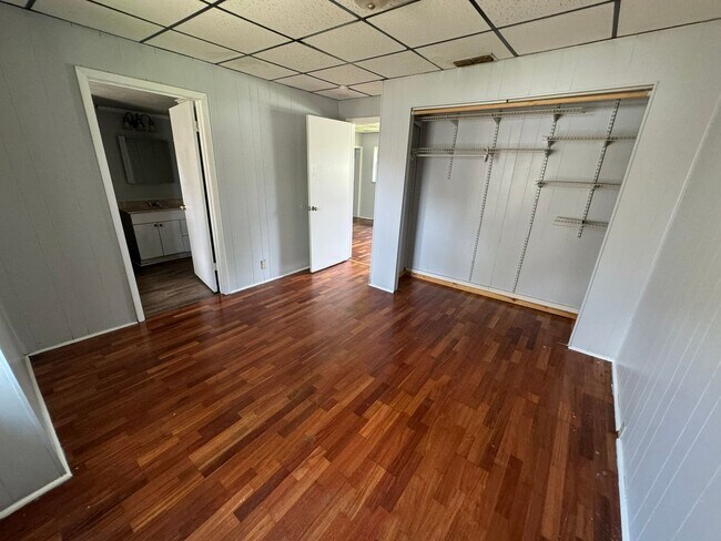 Building Photo - 3BR/2BA Zephyrhills Home with 2 Sheds, Lar...