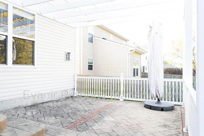 Building Photo - 2257 Murphy Ln E