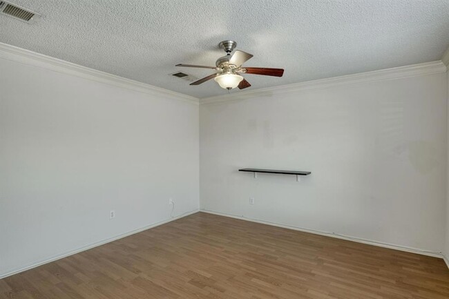 Building Photo - 2801 Adelen Ln