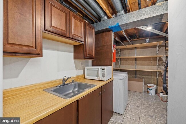 Building Photo - 22358 Mayfield Terrace