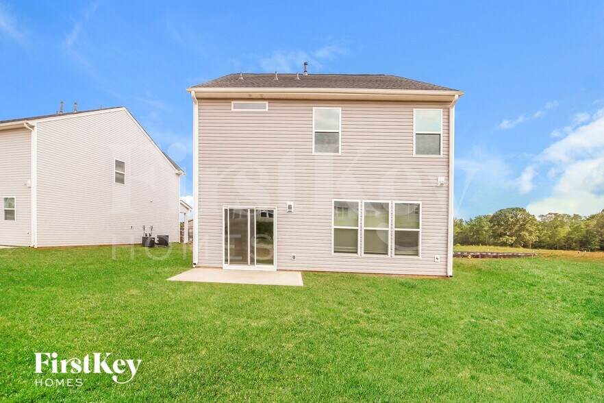 Building Photo - 806 Birchcrest Wy