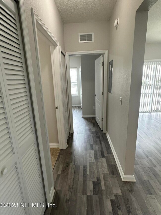 Building Photo - 4908 Key Lime Dr