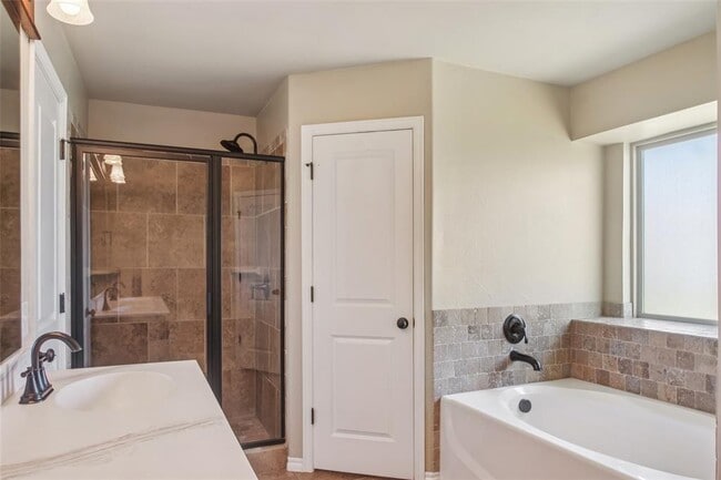 Building Photo - 3913 Caraway Ln