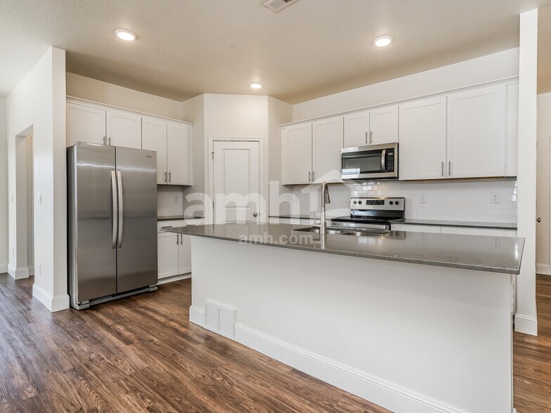 Building Photo - 2635 W 3290 S