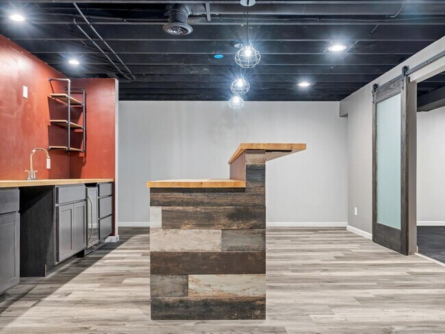 Building Photo - 3334 Simeon Bunker St