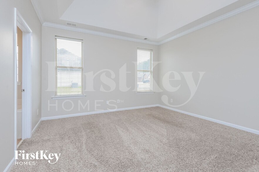 Building Photo - 1000 Medinah Dr