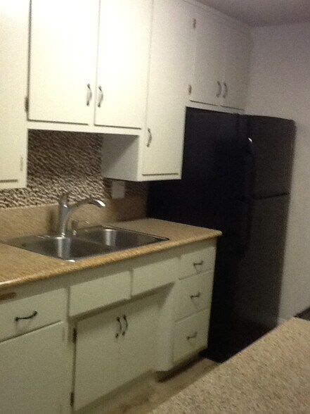 Building Photo - 311 N Westlake Ave