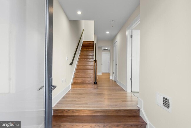 Building Photo - 158 Winsome Cir