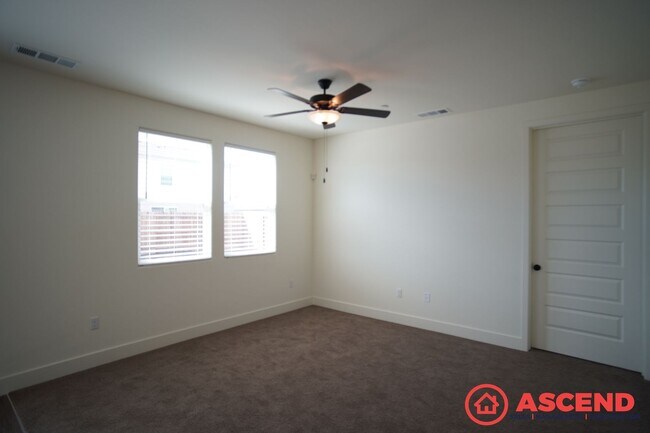 Building Photo - Southwest Home with Solar!