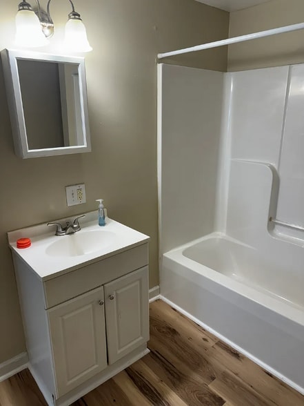 Building Photo - 531 W King St