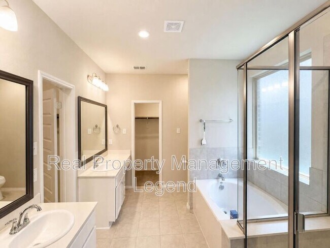 Building Photo - 5601 Portola Ln