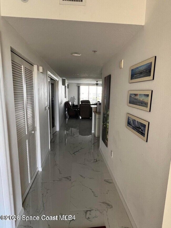 Building Photo - 8871 Lake Dr