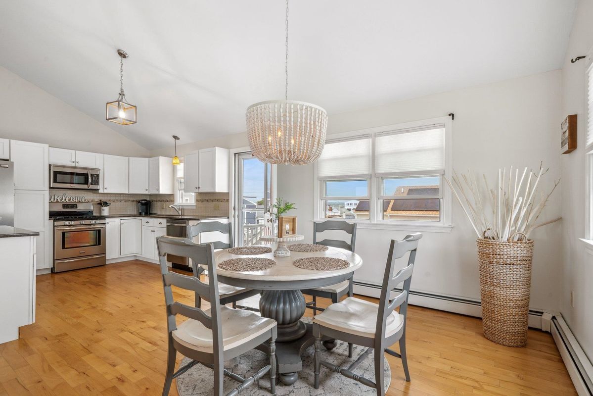 Building Photo - 131 Franklin