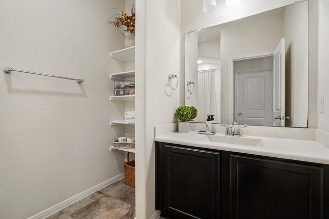 Building Photo - 1505 Heartwood Dr