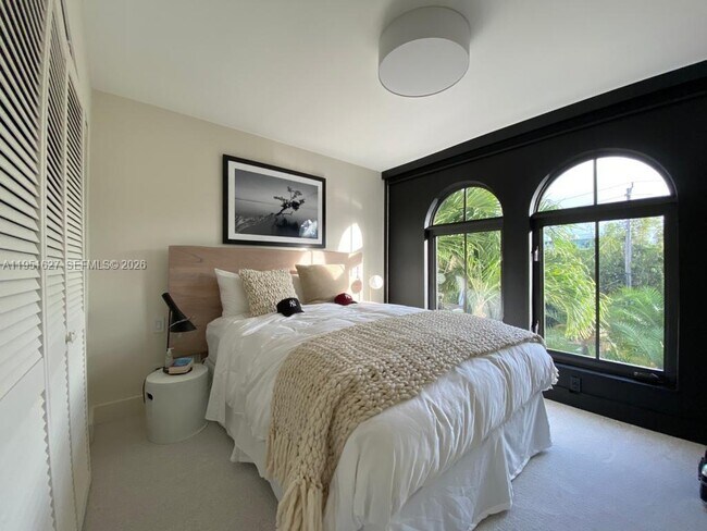 Building Photo - 1443 W 21st St