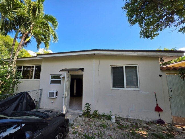 Building Photo - 1100 SW 3rd St