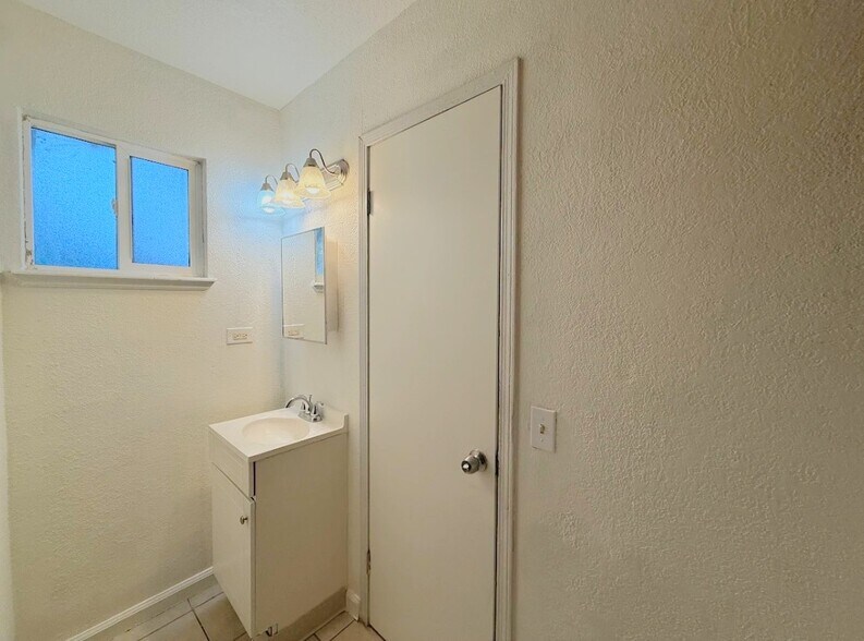 Building Photo - 2875 M St