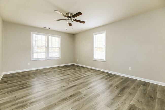 Building Photo - 3733 Blue Blossom Dr