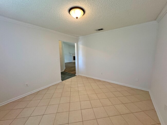 Building Photo - 2086 Magnus Ln