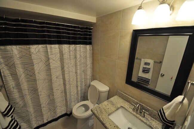 Building Photo - Charming 2-Bedroom Condo in Scenic Winter ...
