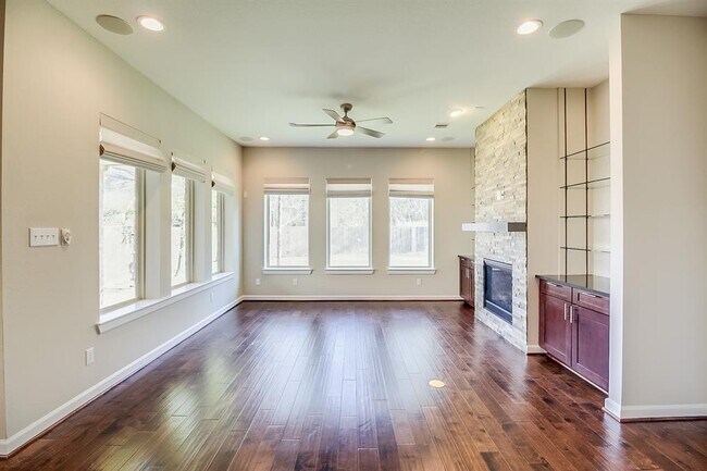 Building Photo - 17106 Rainier Creek Dr