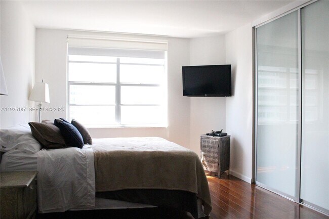 Building Photo - 1980 S Ocean Dr