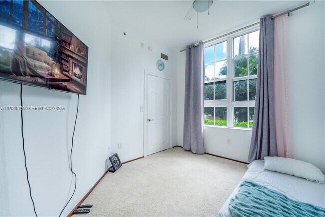 Building Photo - 3001 NE 185th St