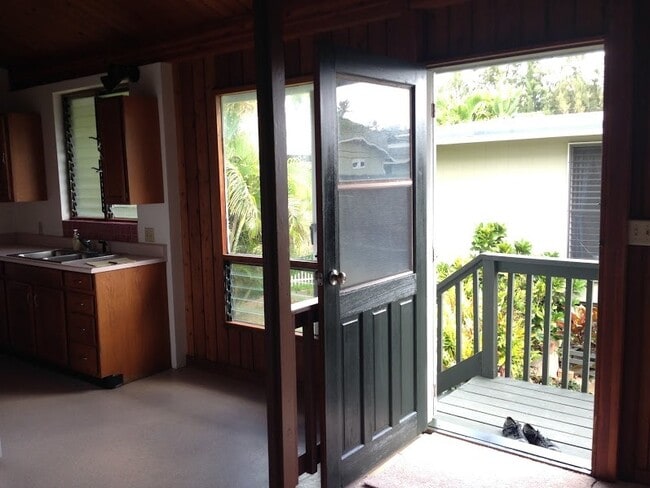 Building Photo - 2 BEDROOM, 1 BATHROOM COTTAGE IN KAILUA
