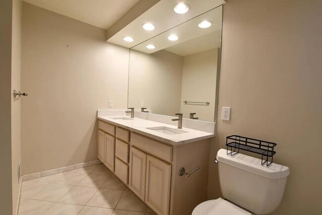 Building Photo - 4576 Wagon Wheel Dr