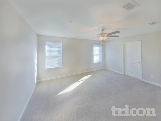 Building Photo - 622 Crooked Crk