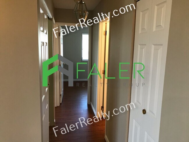 Building Photo - Beautifully Updated Second-Floor Condo