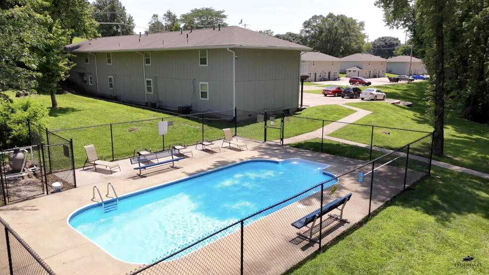 Plaza.View.Apartments.Private.Pool.3 - 3514 Wilson Ave