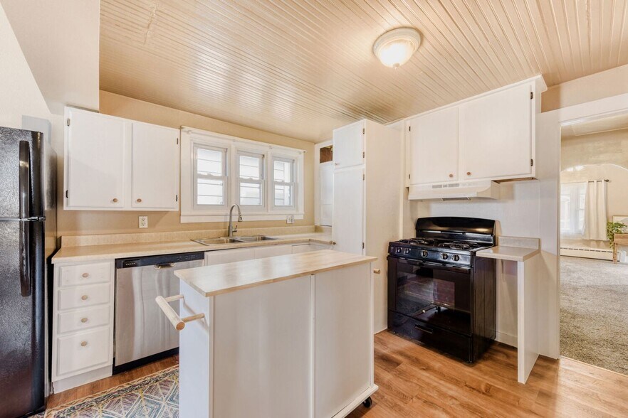 Building Photo - 4739 Pearl St