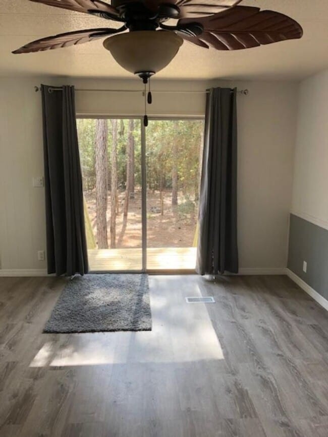 Building Photo - 2 BEDROOM 2 BATH MOBILE ON 2.21 ACRES IN LAKE TROPICANA RANCHETTES