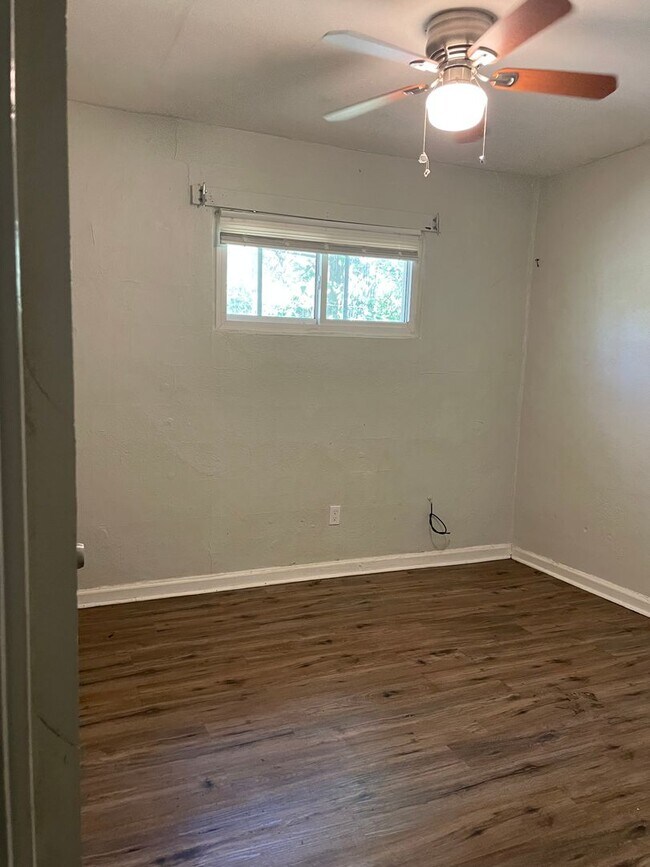 Building Photo - 5317 Lee Ave
