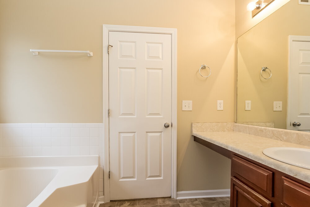 Building Photo - 3747 Rosebud Park Dr