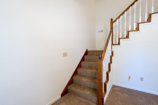 Building Photo - 4401-4403-4403 Cheryl Ct