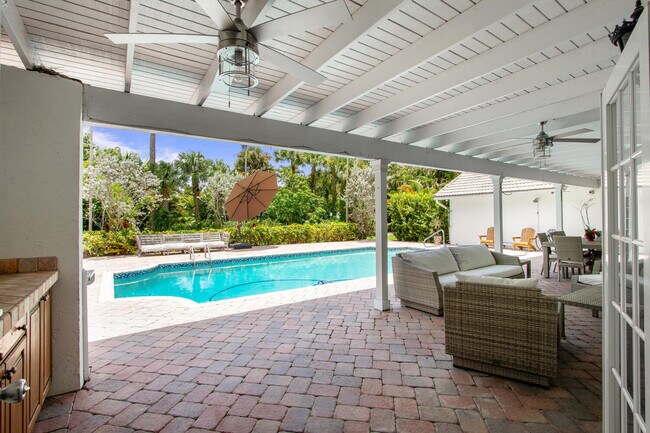 Building Photo - 12327 Quercus Ln