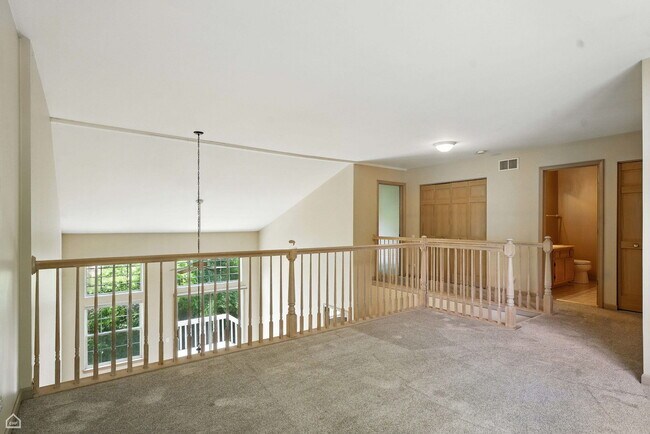 Building Photo - 223 Mistwood Ln