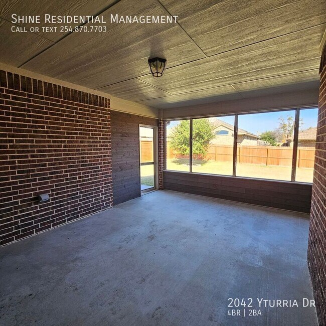 Building Photo - 2042 Yturria Dr