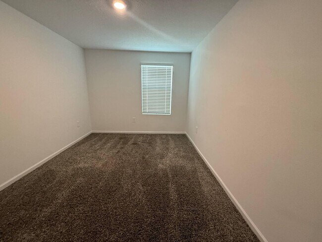 Building Photo - Awesome 4/2 Located in Desirable Yulee Area Nassau County Priced to rent, won't last long!