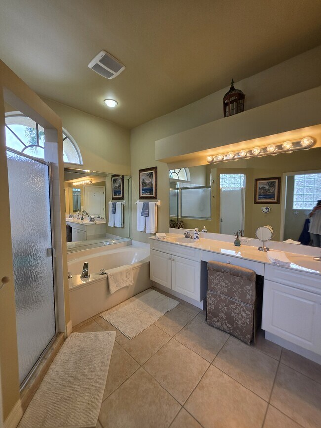 Building Photo - 8972 Lely Island Cir