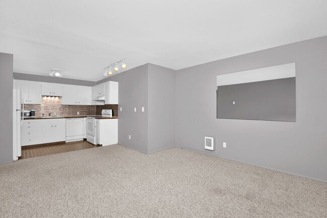 Building Photo - Bellevue Square 1 Bedroom Condo